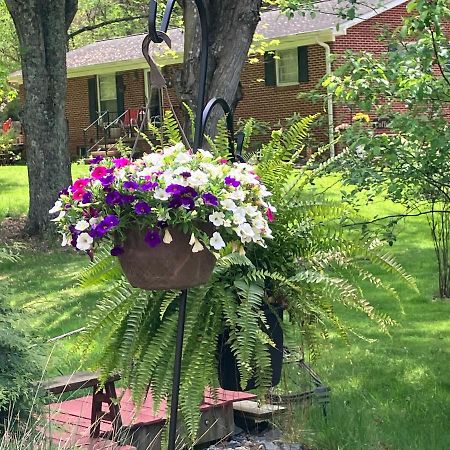 Marshall The Ashe Farm Bed & Breakfast エクステリア 写真